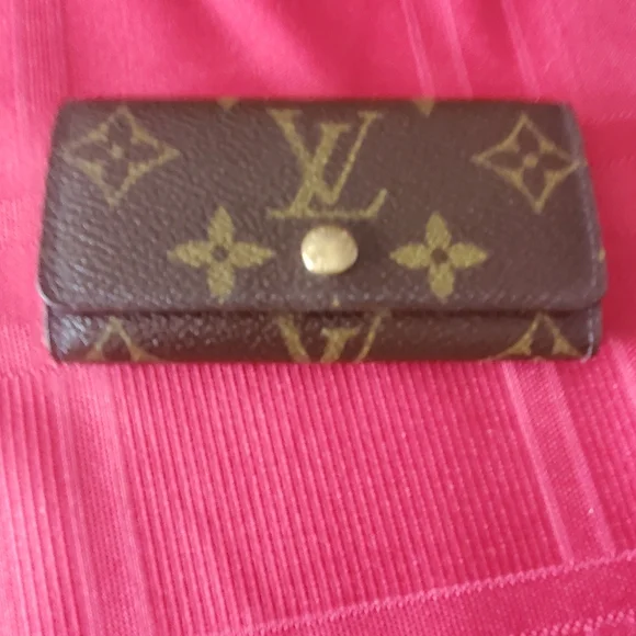 Louis Vuitton Paris Monogram 4 Key Holder With COA - Picture 1 of 13